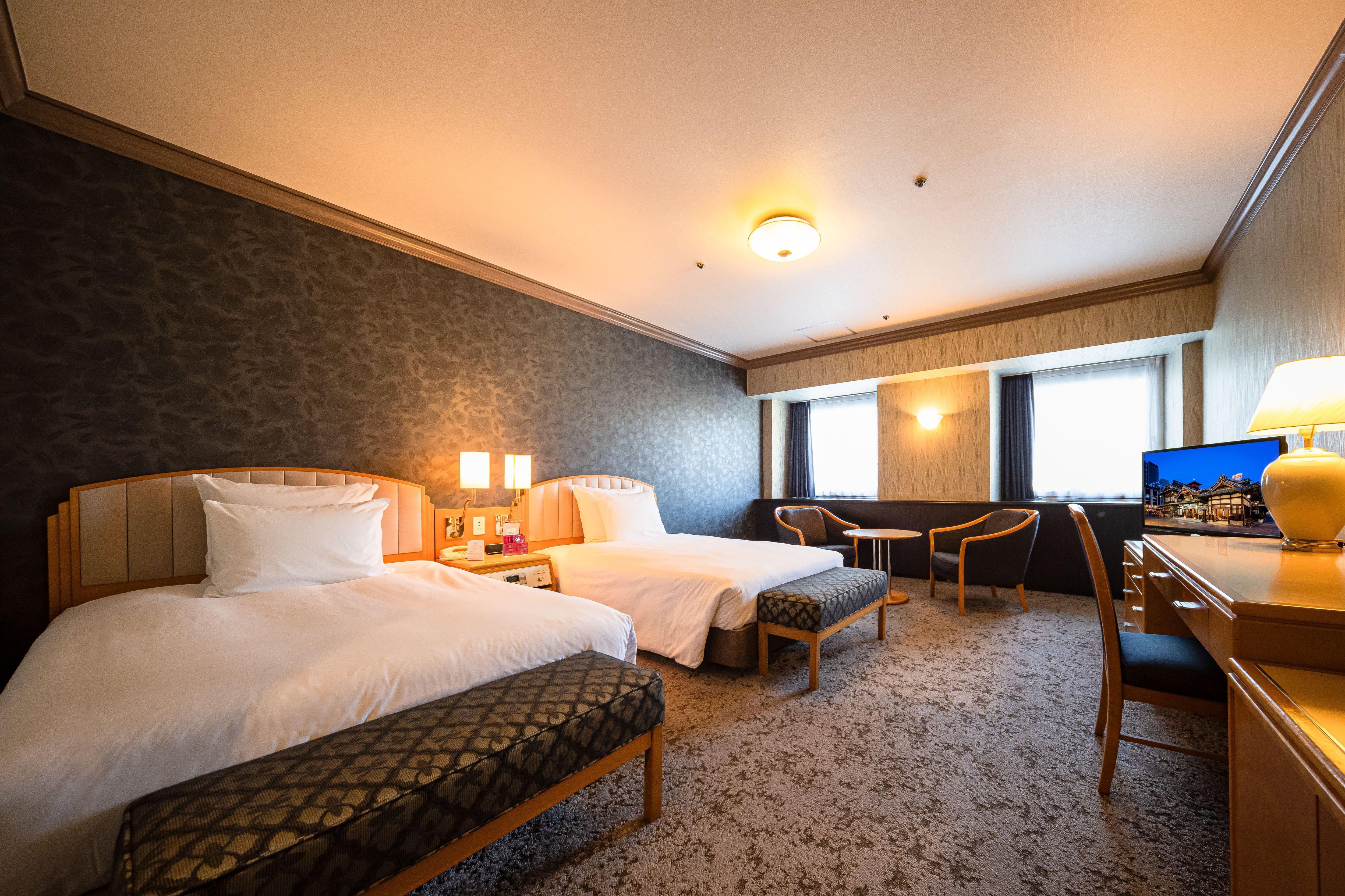 Ana Crowne Plaza Matsuyama By Ihg Hotell Exteriör bild