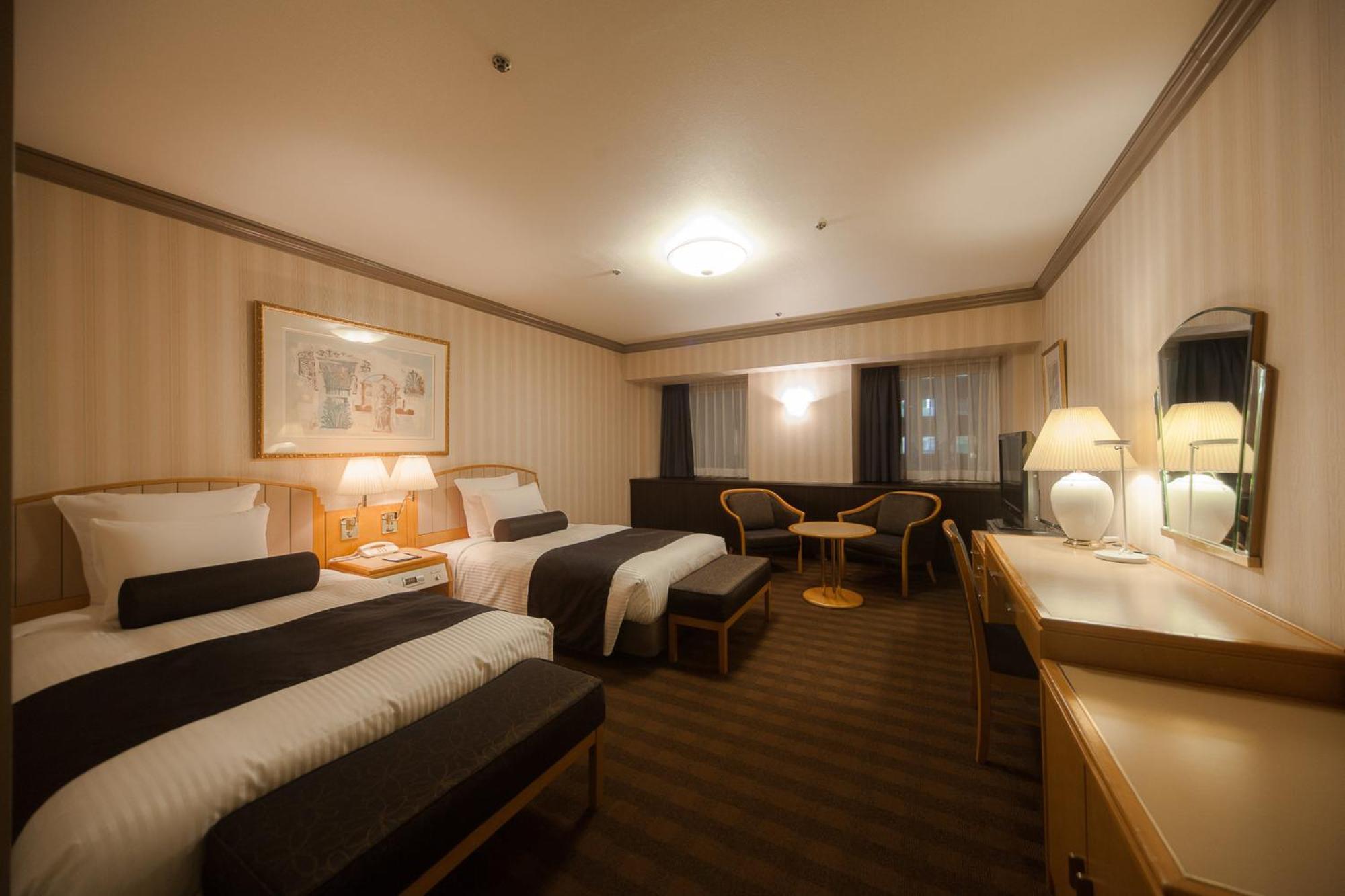 Ana Crowne Plaza Matsuyama By Ihg Hotell Exteriör bild