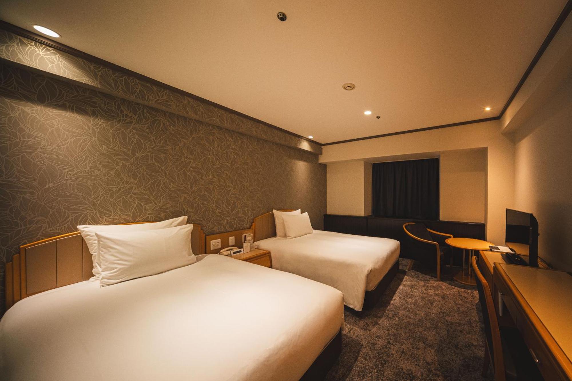 Ana Crowne Plaza Matsuyama By Ihg Hotell Exteriör bild