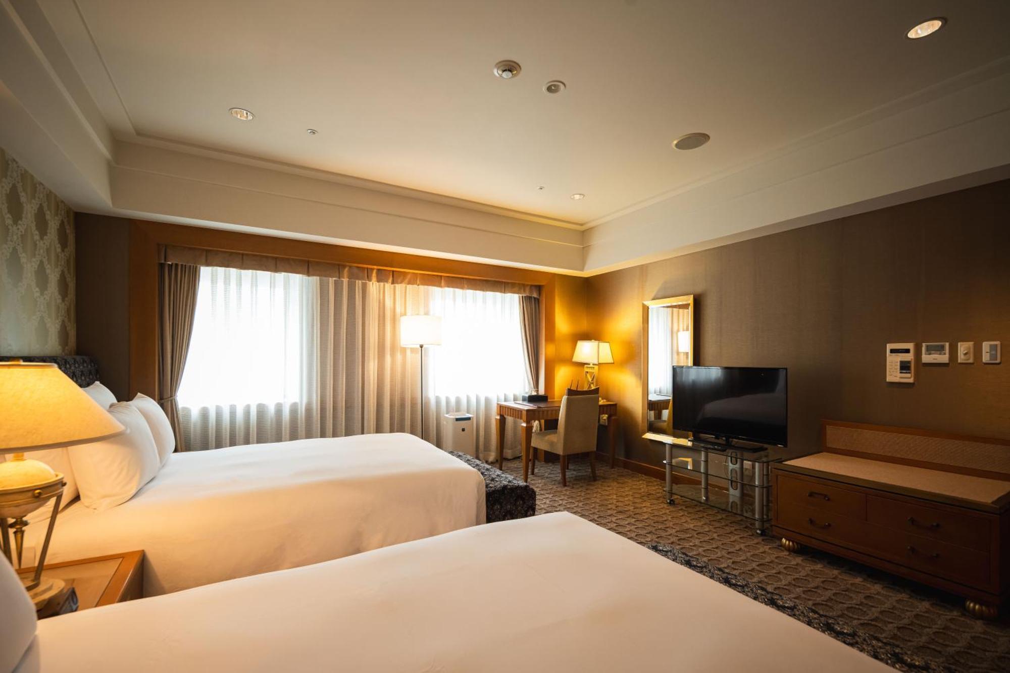 Ana Crowne Plaza Matsuyama By Ihg Hotell Exteriör bild