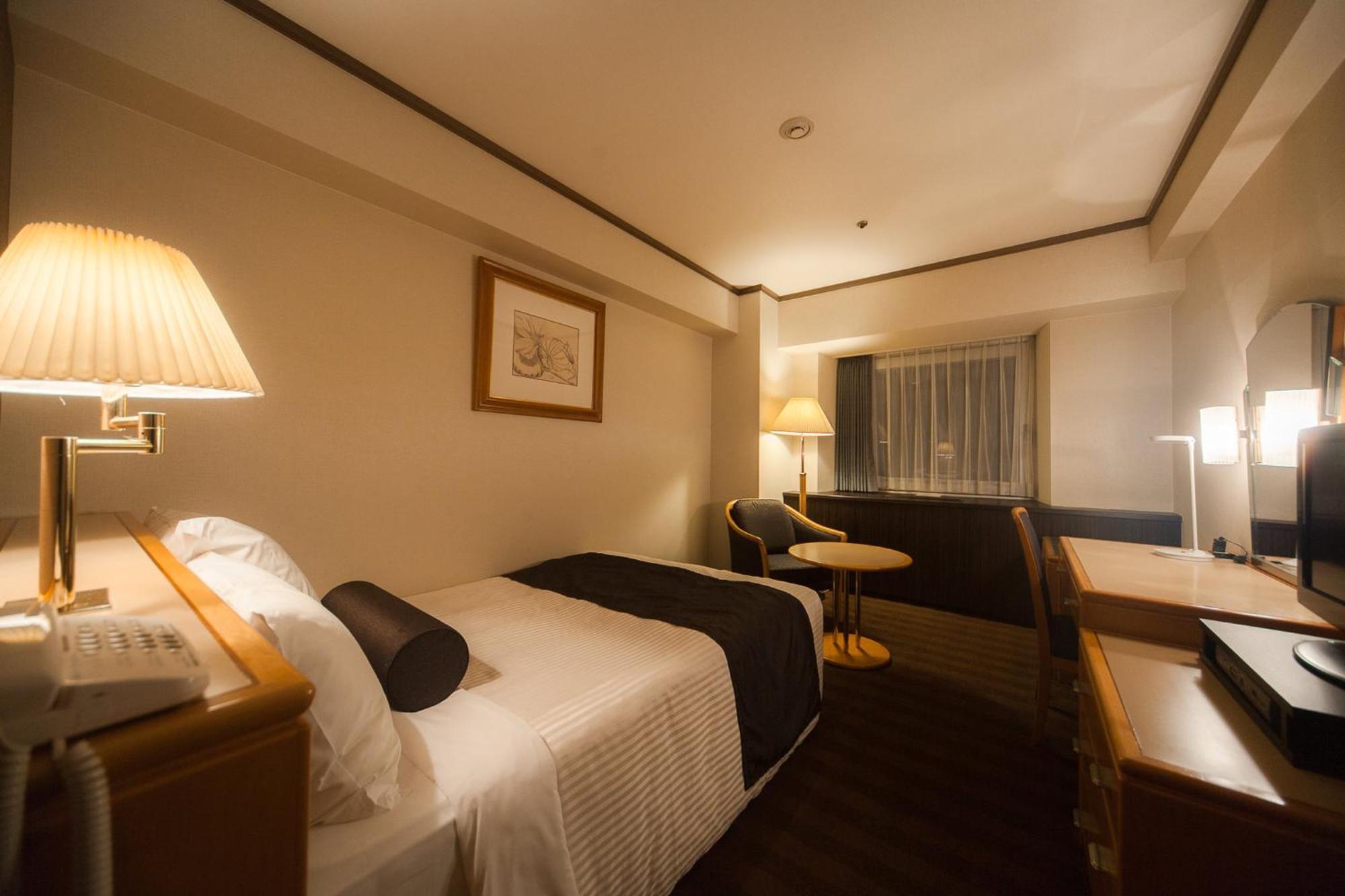 Ana Crowne Plaza Matsuyama By Ihg Hotell Exteriör bild