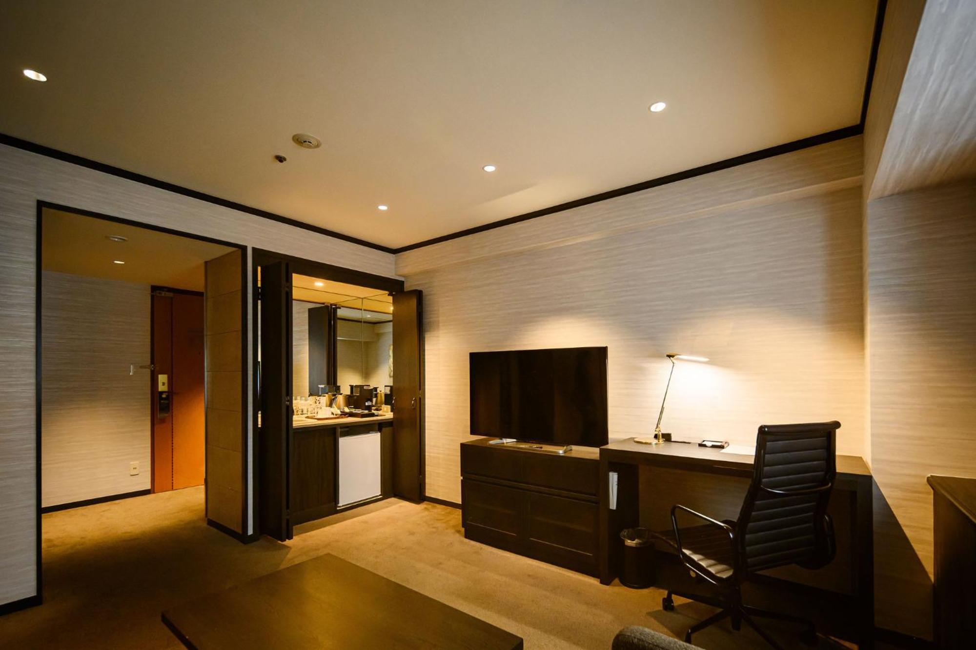 Ana Crowne Plaza Matsuyama By Ihg Hotell Exteriör bild