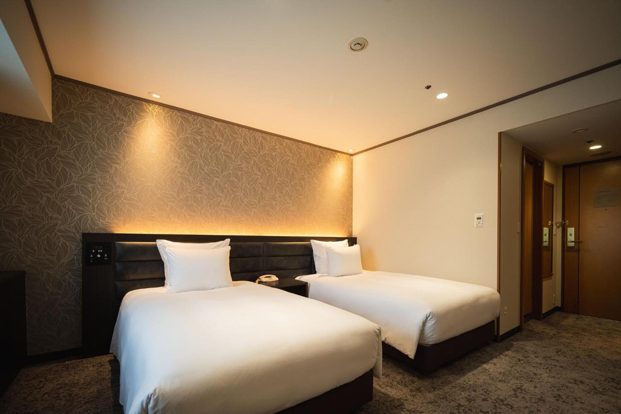 Ana Crowne Plaza Matsuyama By Ihg Hotell Exteriör bild