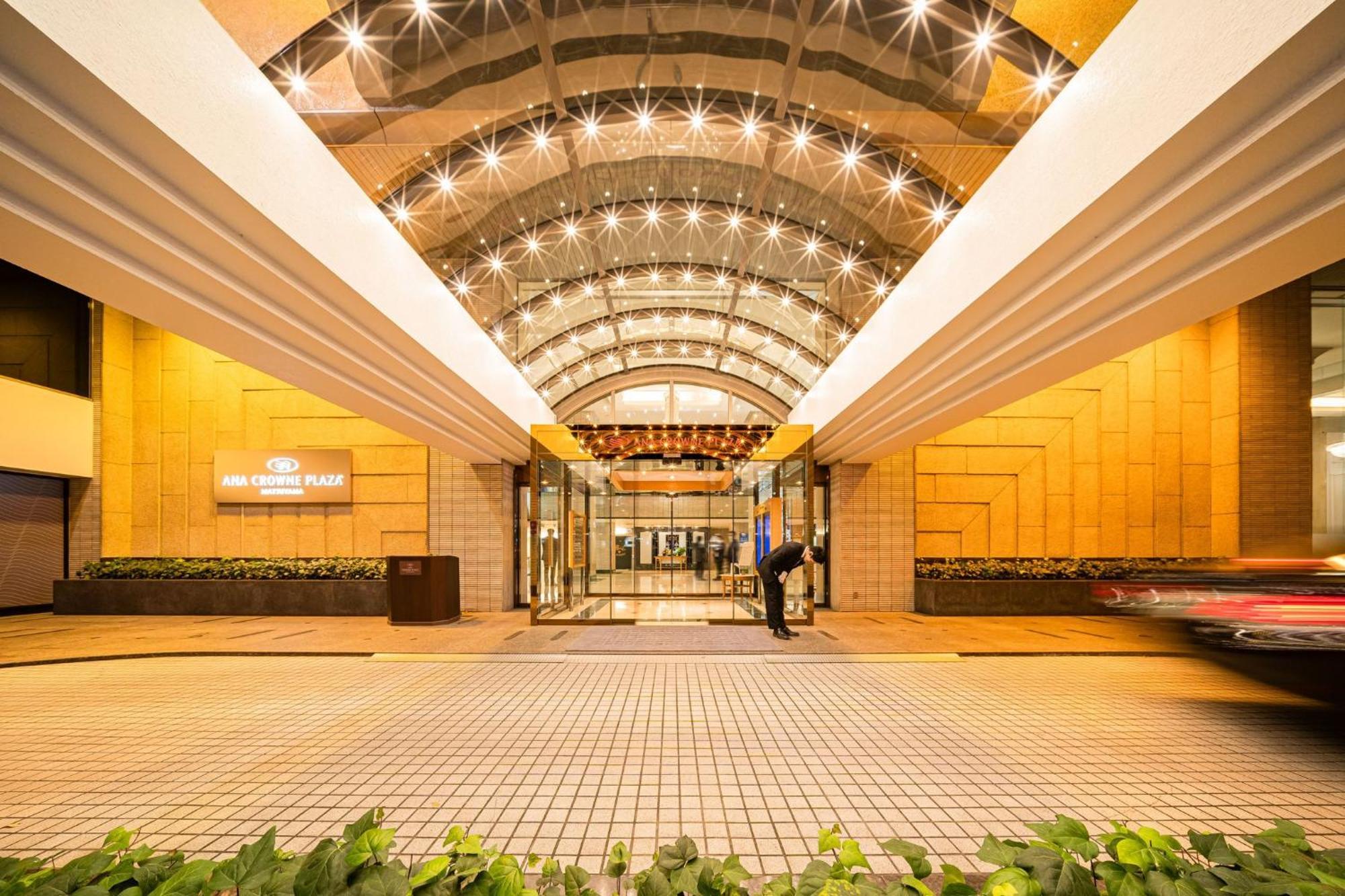 Ana Crowne Plaza Matsuyama By Ihg Hotell Exteriör bild