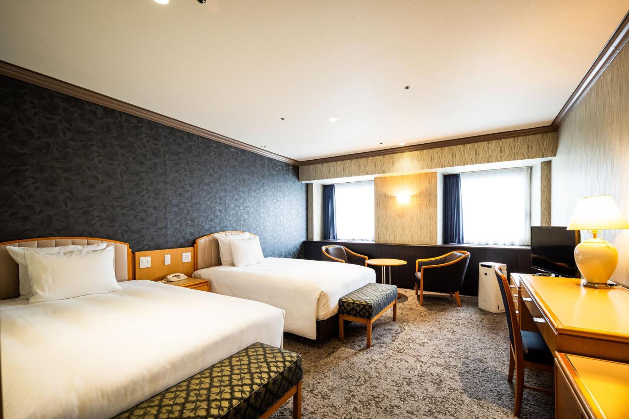 Ana Crowne Plaza Matsuyama By Ihg Hotell Exteriör bild