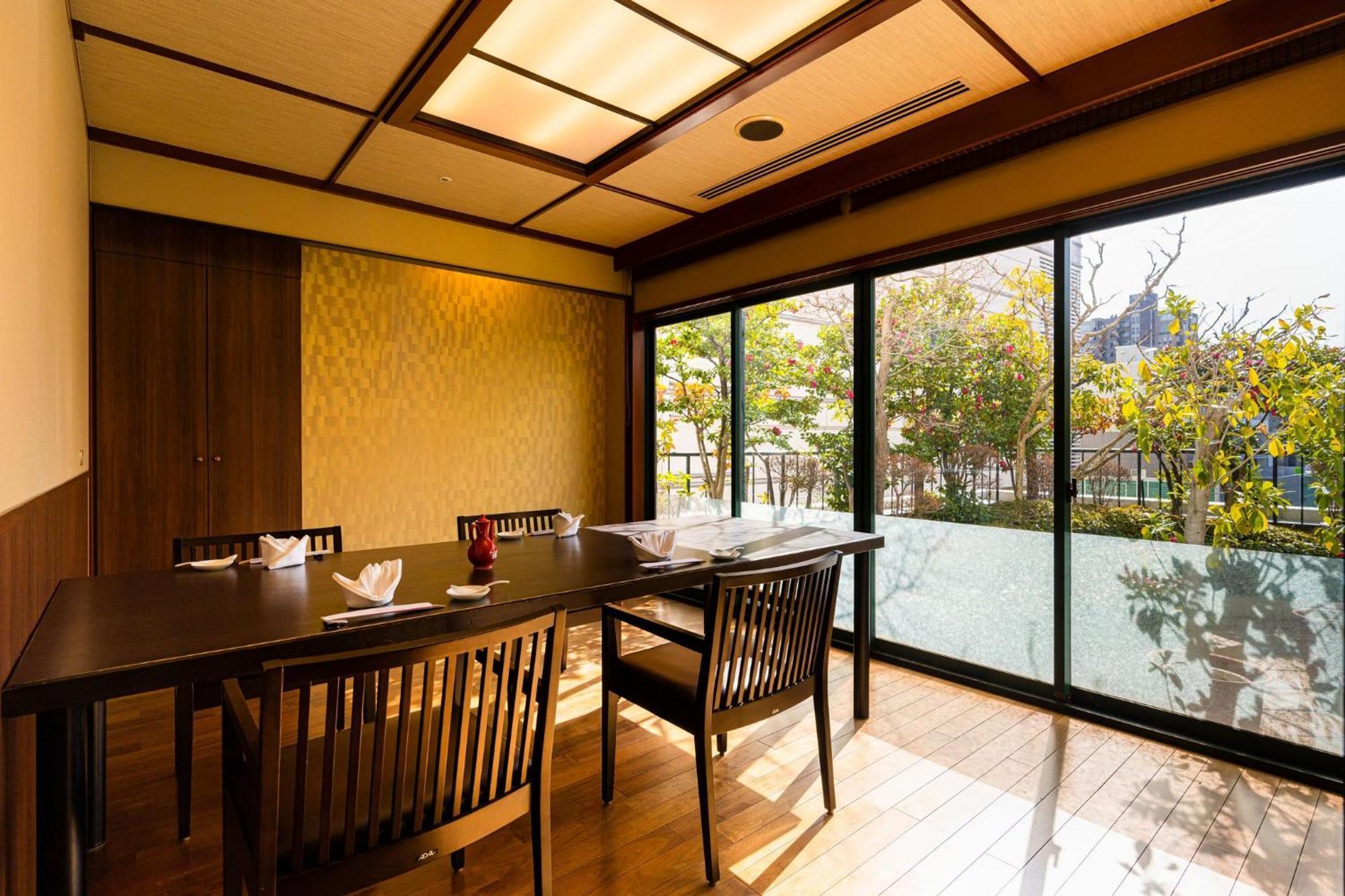 Ana Crowne Plaza Matsuyama By Ihg Hotell Exteriör bild