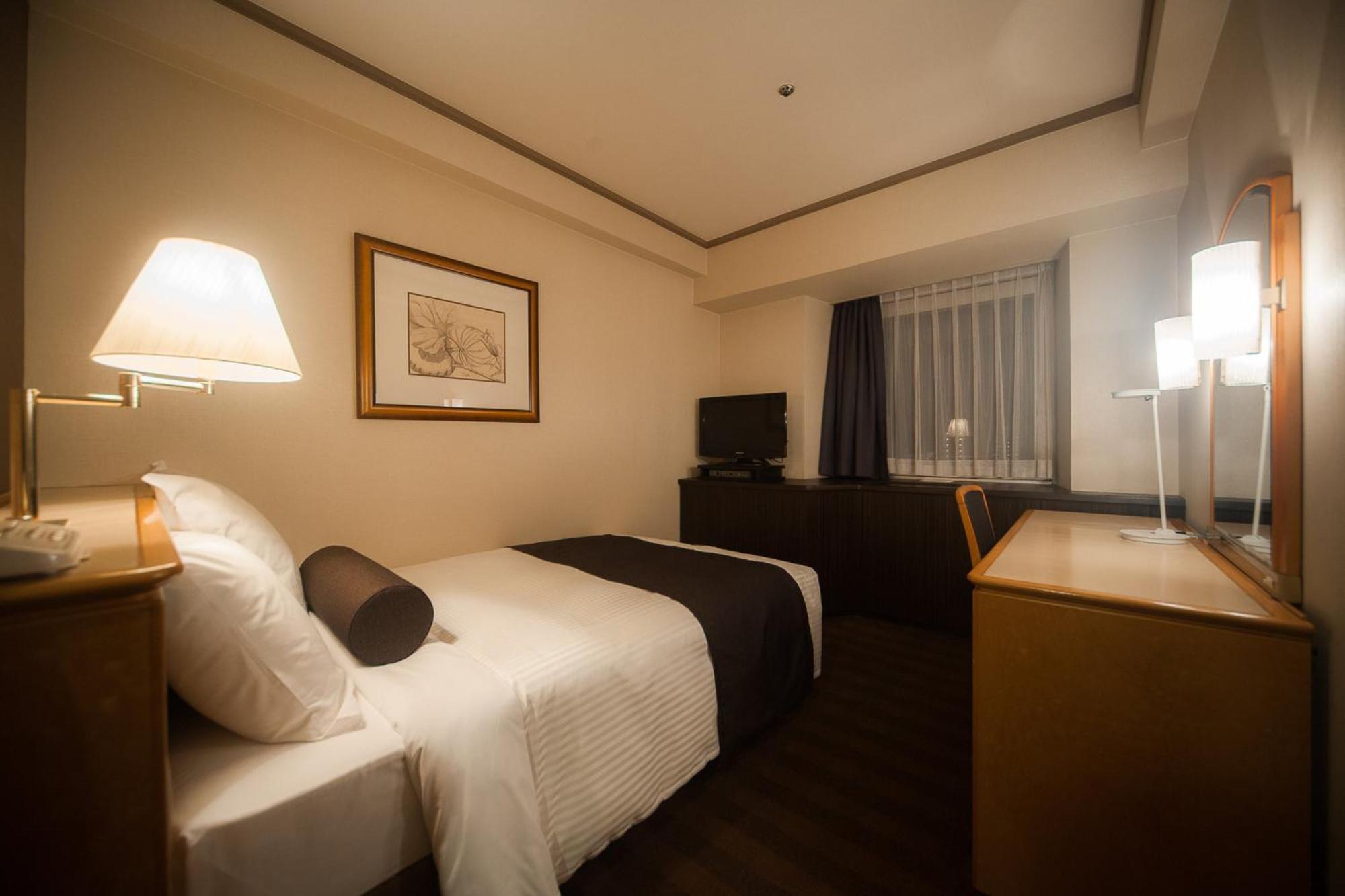 Ana Crowne Plaza Matsuyama By Ihg Hotell Exteriör bild